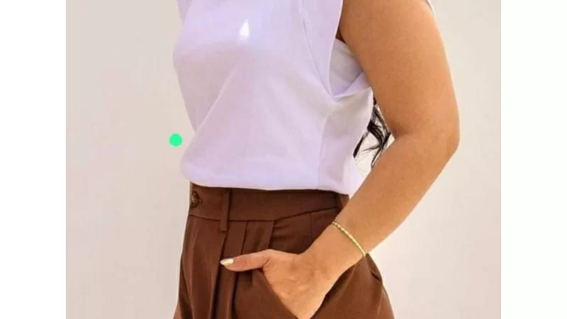 Blusa Feminina Muscle Tee Gola Ribana – Conforto e Estilo